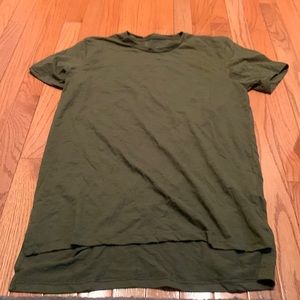 High low men’s olive tshirt